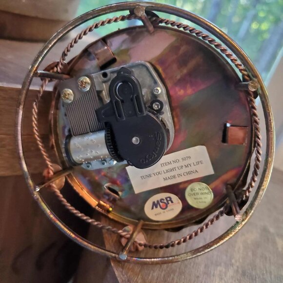 Berkeley Designs Metal “You Light Up My Life” Lighthouse Music Box - Picture 5 of 5